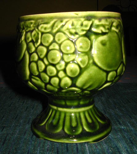 Gorgeous green 'fruit' design, pedestal pot from Brush